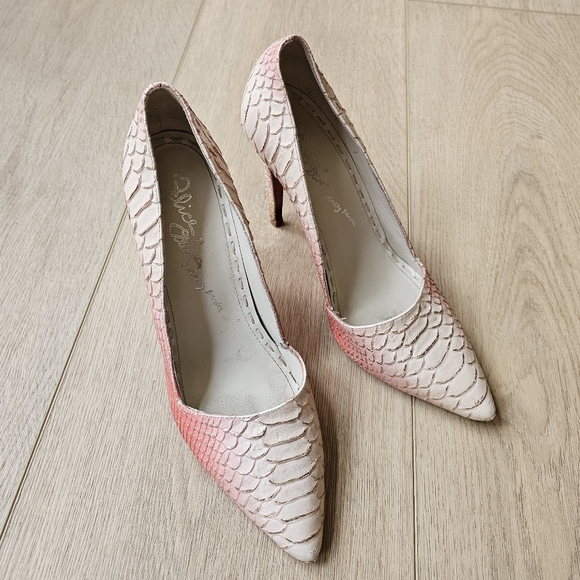 Alice + Olivia Dina Ombré Natural & Coral Snakeskin Whipstitch Pumps - Picture 3 of 12